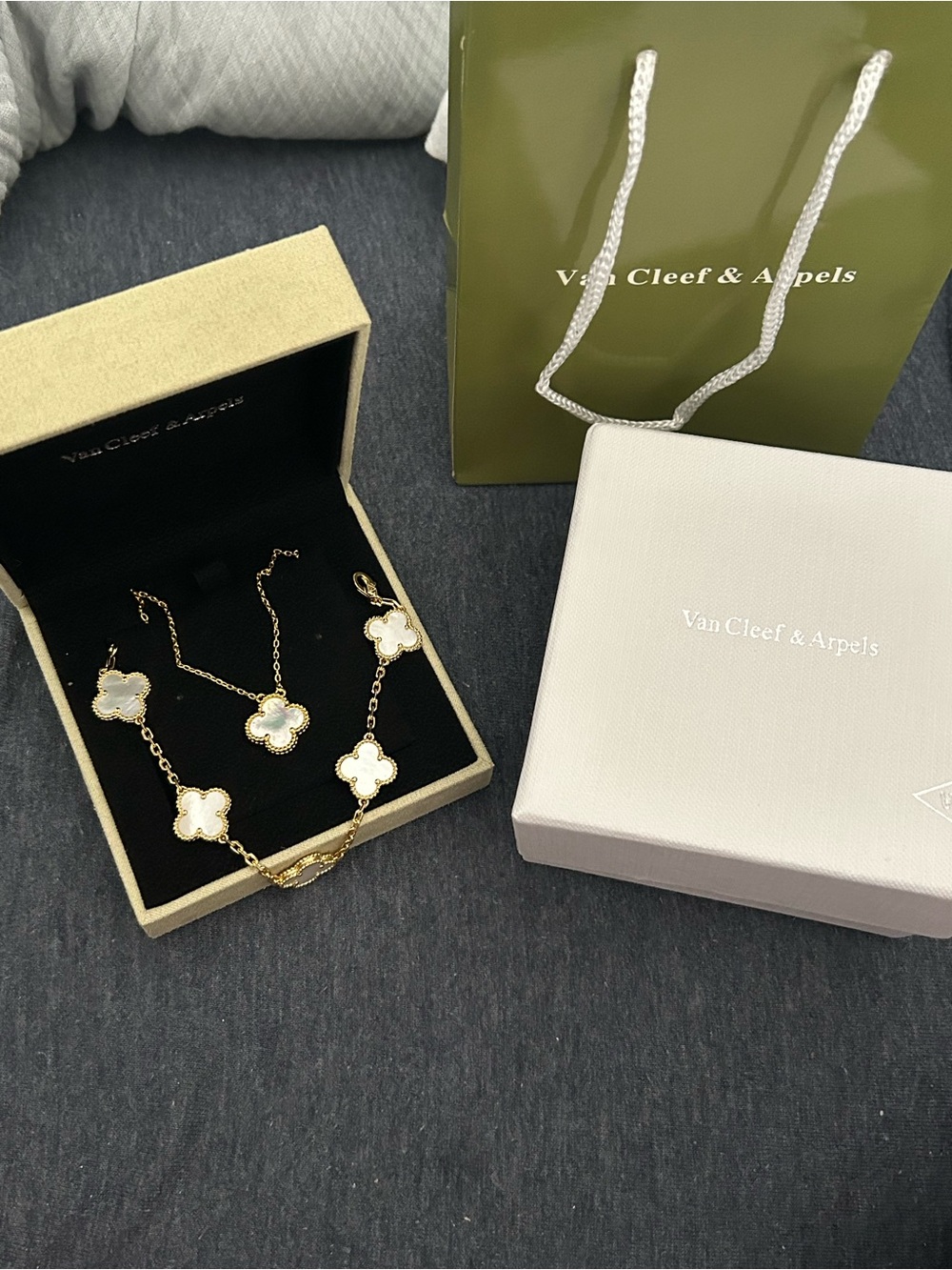 Van Cleef & Arpels clover set